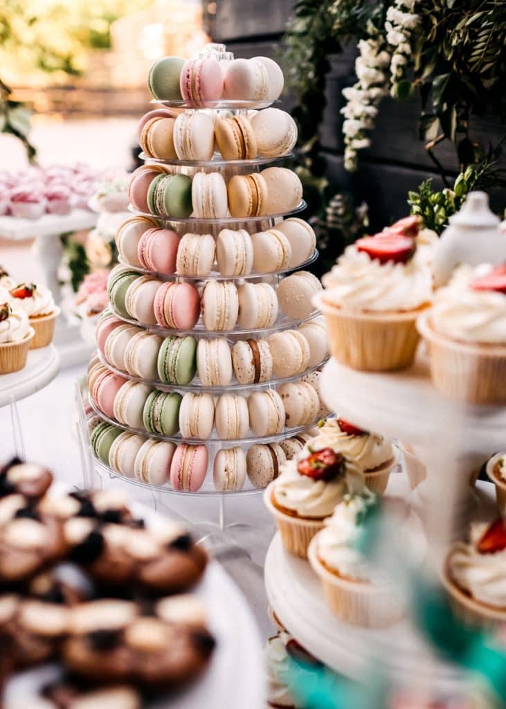 wedding cake macaron tower